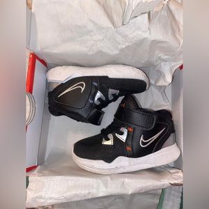 Like New Nike Shoes 6c